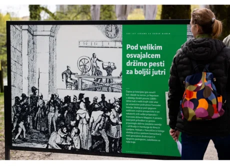 300 let sreče razstava Krakovski nasip